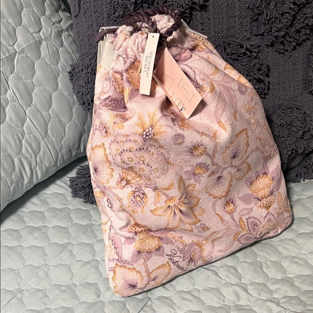 NWT Victoria's Secret Lavender Floral Backpack - Picture 3 of 10